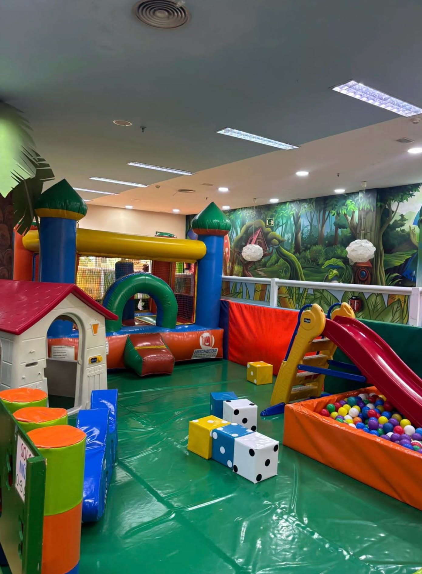 Diversión sin parar en nuestro parque infantil multiaventura